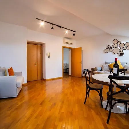 Апартаменты Lucina 35 Рим